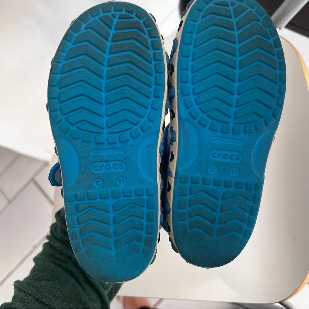 CROCS | blue Mickey Mouse w Velcro